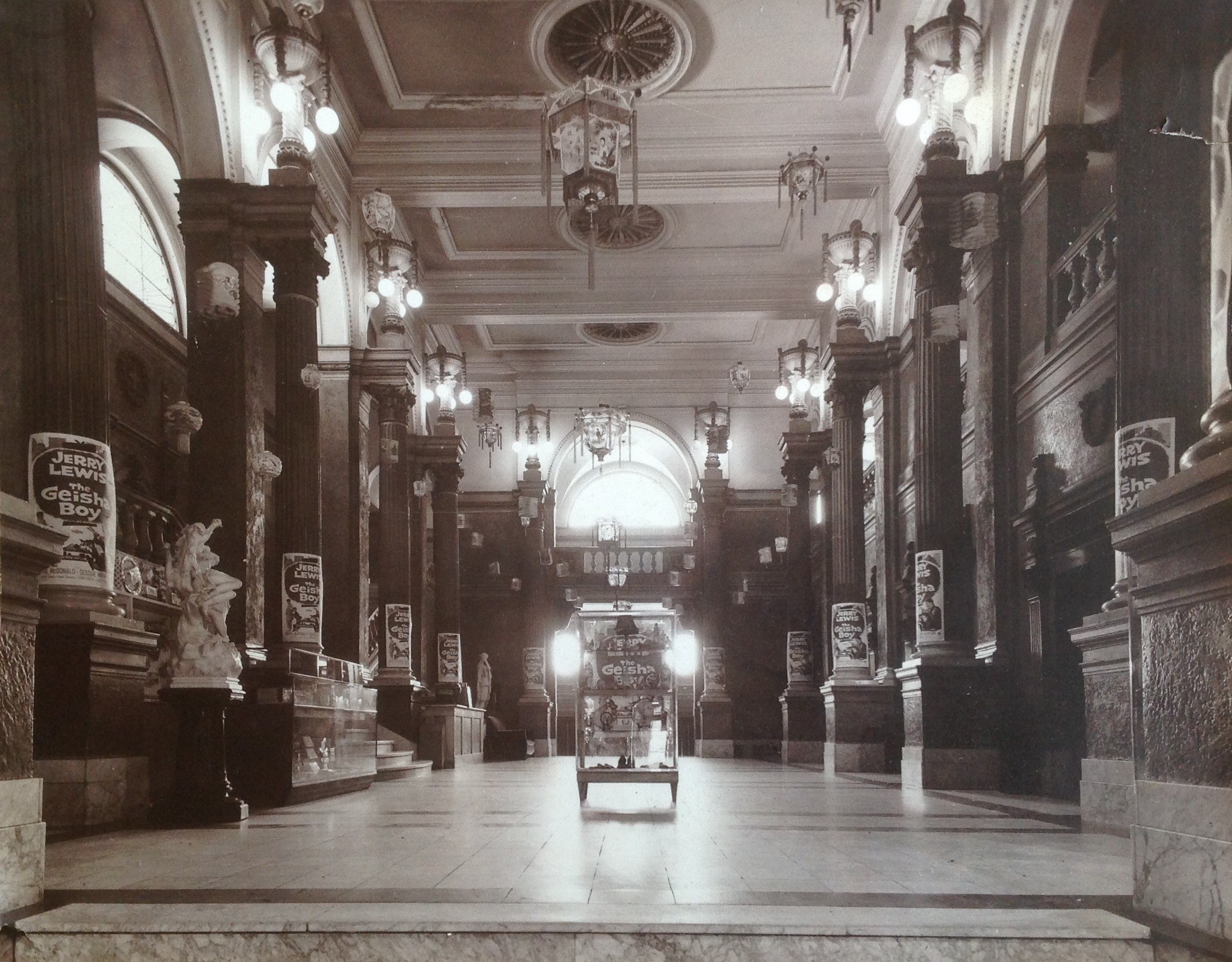 CT4 Pretoria Capitol Theatre entrance by Dotman Pretorius via Carol